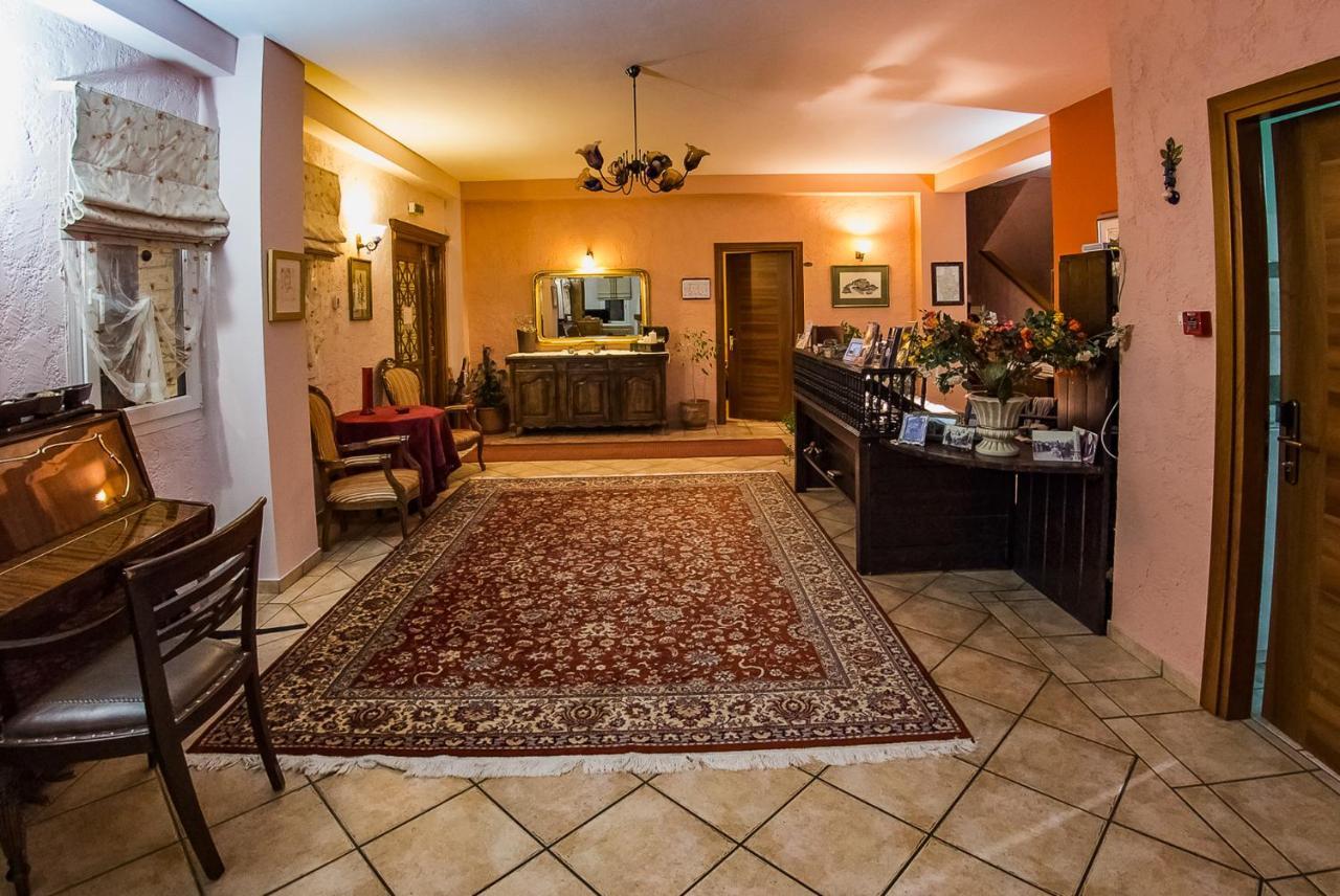 Horizon Hotel Ioannina Bagian luar foto