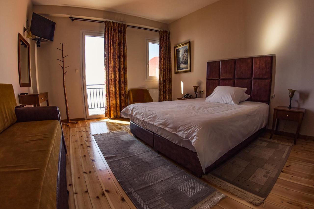 Horizon Hotel Ioannina Bagian luar foto