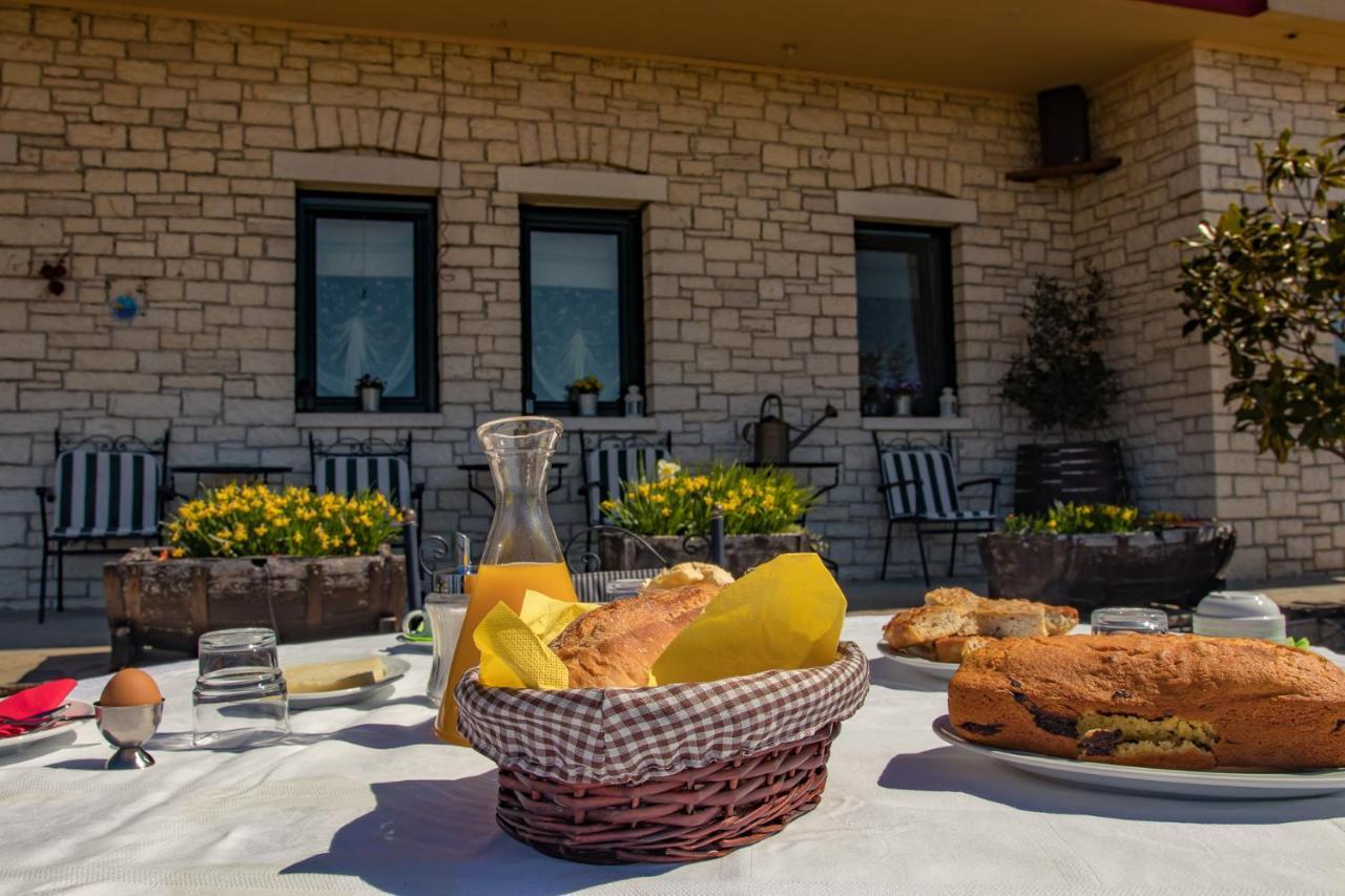 Horizon Hotel Ioannina Bagian luar foto