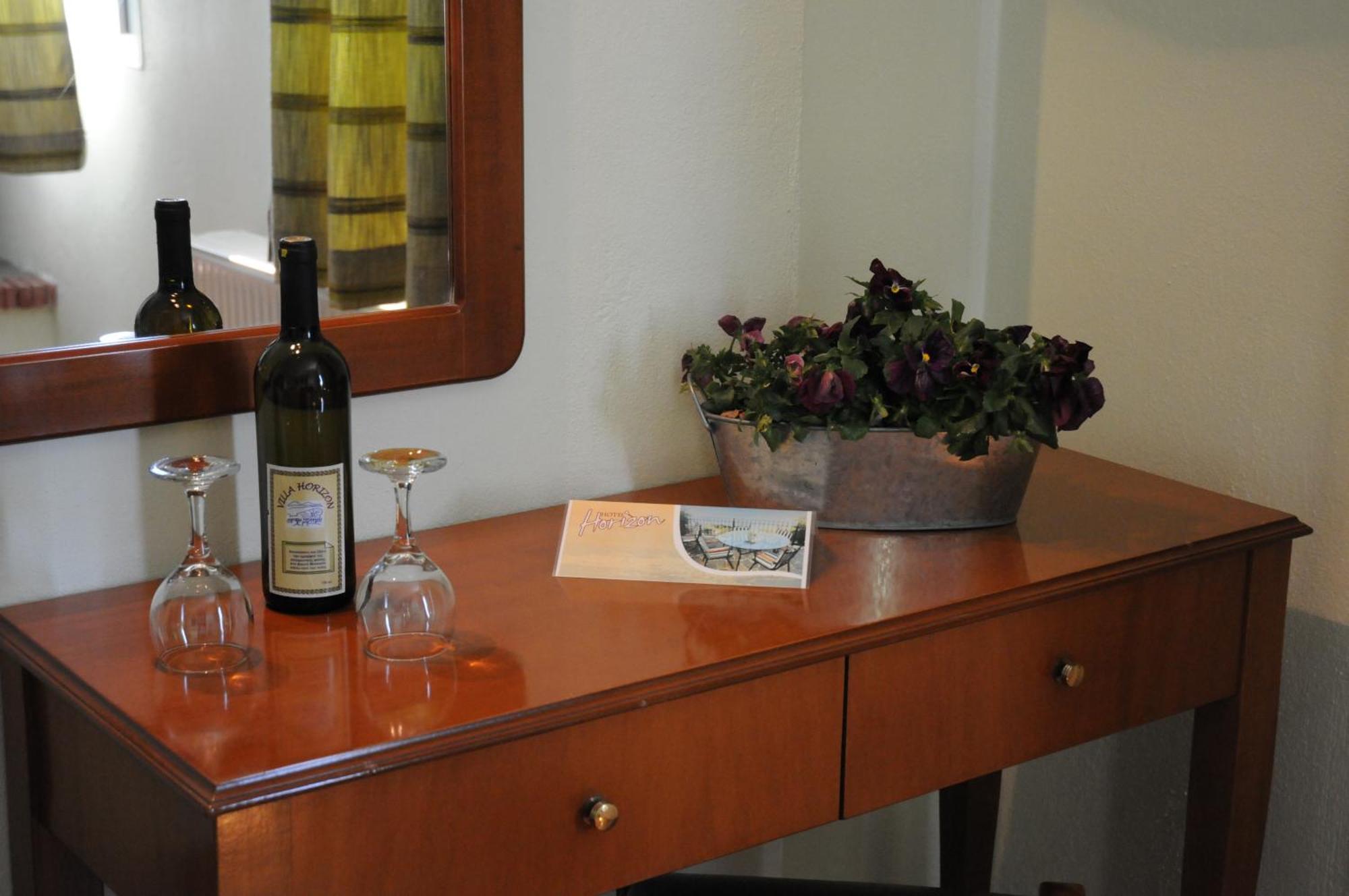 Horizon Hotel Ioannina Bagian luar foto