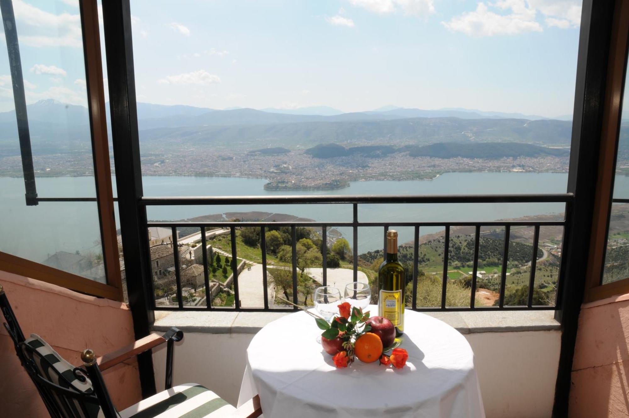 Horizon Hotel Ioannina Bagian luar foto